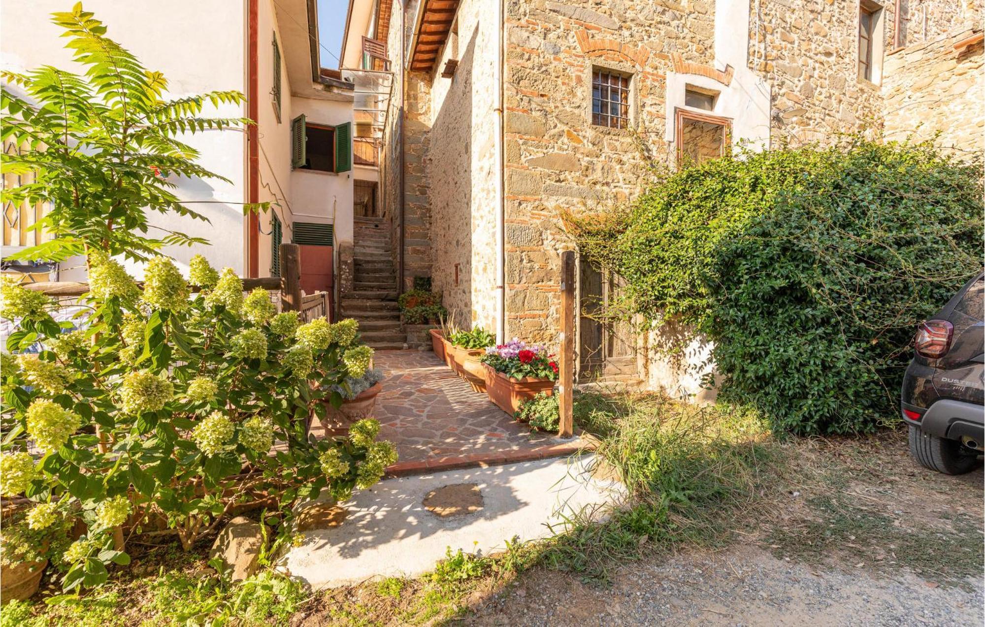 Awesome Home In Marliana With Kitchenette Εξωτερικό φωτογραφία